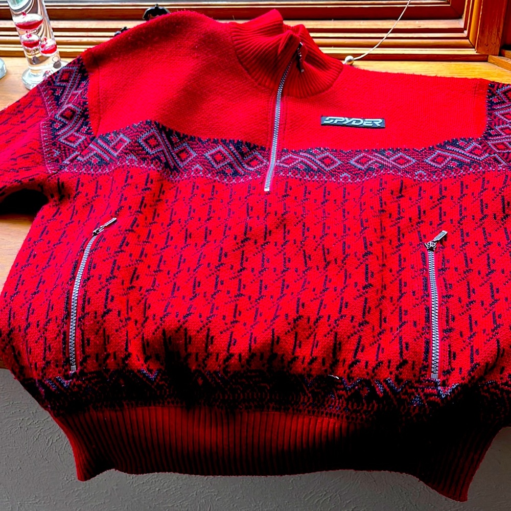 Men’s spyder sweater red and black . Fully lined men’s size large